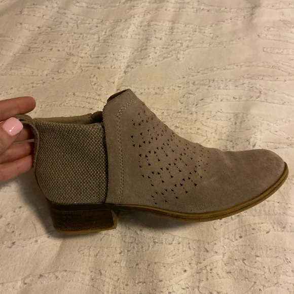 Tom’s booties - Picture 2 of 6